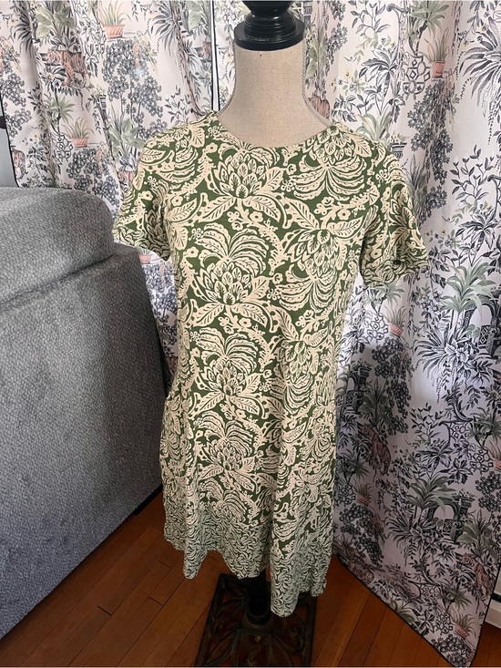 Fat Face Dresses & Skirts - Fat Face Green and Cream Floral Dress size 2